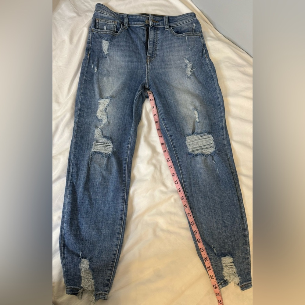 Willow & Root High Rise Mom Fit Women’s Destressed Jeans ~ Size 29